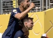 米兰体育下载-皇家马德里惊险战胜罗马，高光表现尽现