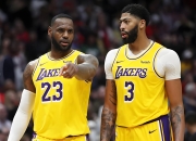 米兰体育,-步行者击败湖人，取得胜利