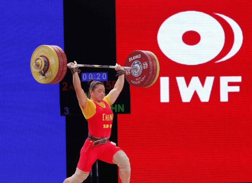 举重比赛古巴选手刷新世界记录