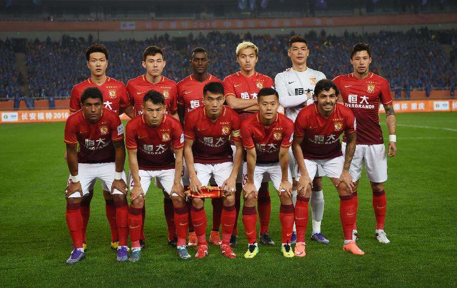 包含深圳佳兆业主场大胜广州恒大积分暂时领跑的词条