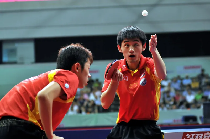 英国乒乓球队碾压法国乒乓球队，张继科完成帽子戏法
