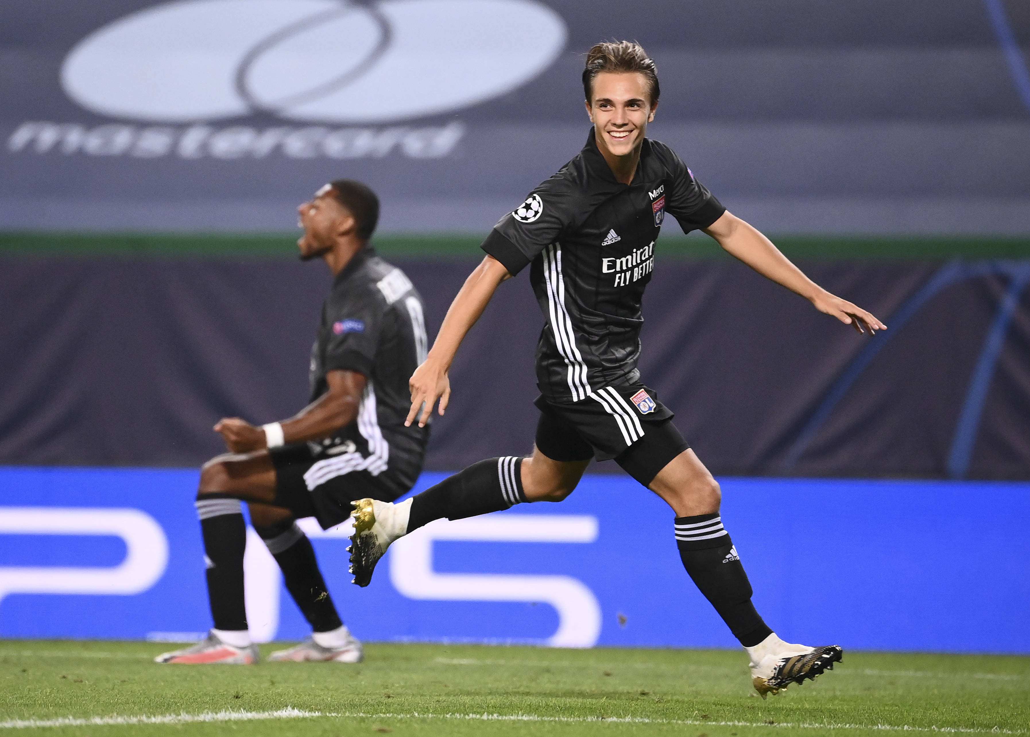 摩纳哥主帅赞誉球队表现，期待更好发挥