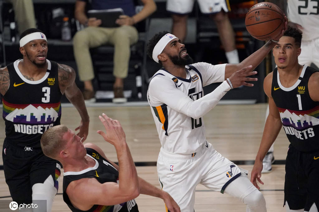 爵士压倒猛龙，挺进季后赛半决赛