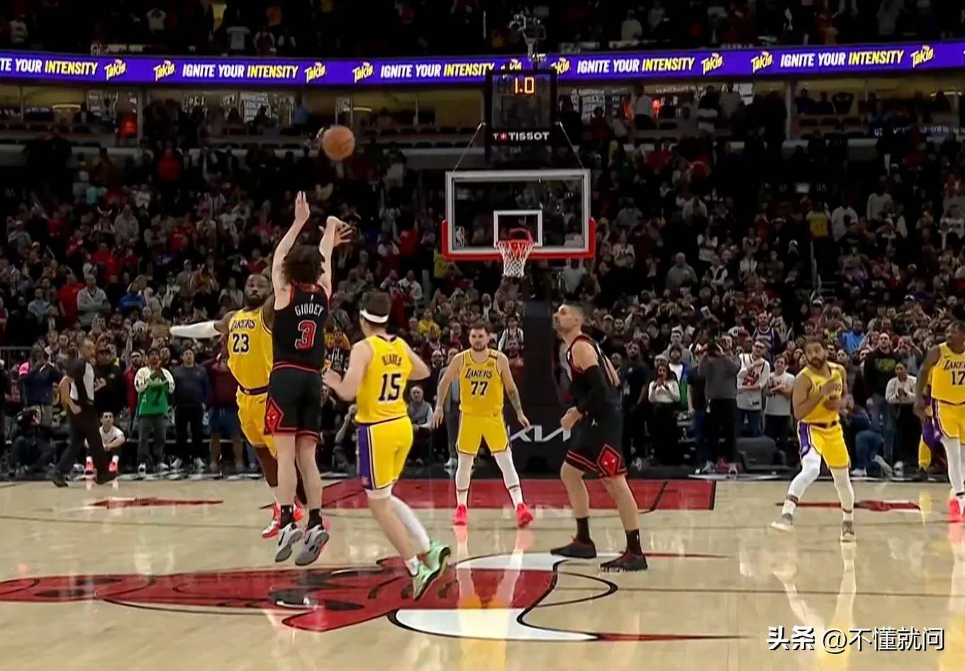 湖人逆转火箭,库兹马绝杀三分得分 湖人逆转火箭,库兹马绝杀三分得分