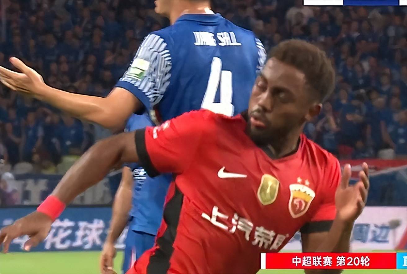 包含上海申花主场不敌广州富力，中超联赛落后悬念仍未解除的词条