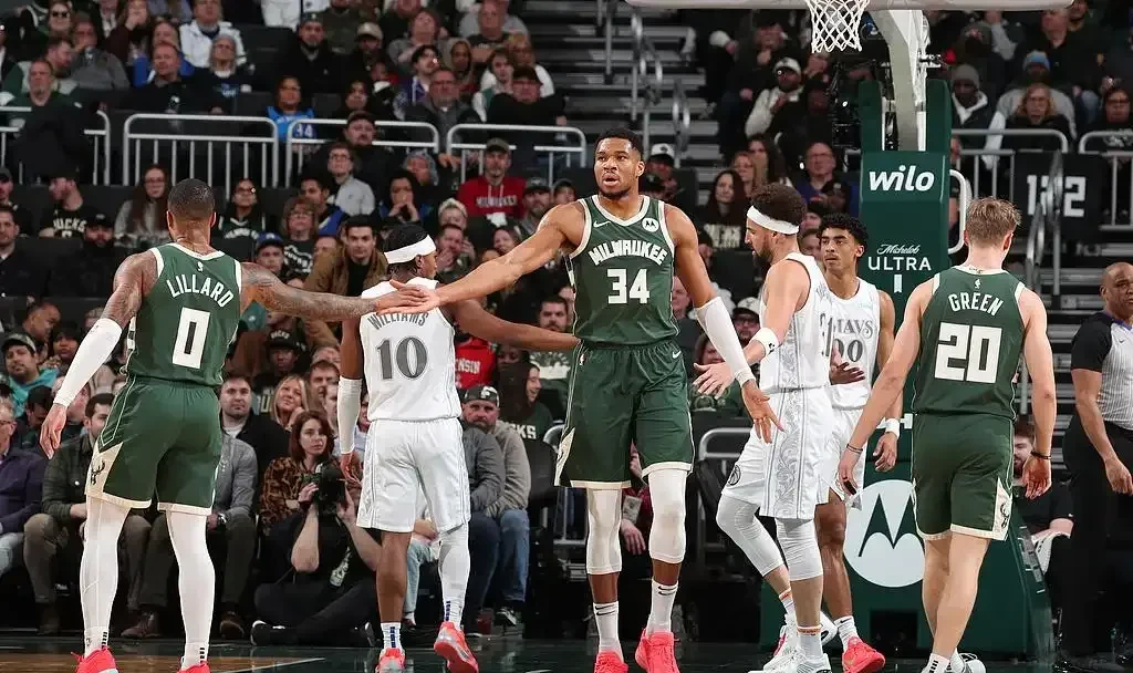 雄鹿擒下独行侠，詹姆斯再度砍下三双